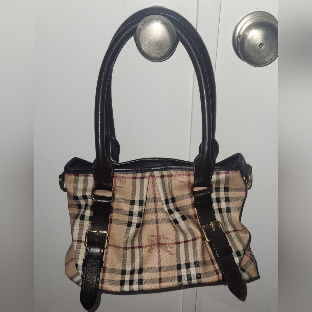 Authentic Burberry checkered bag - Picture 2 of 8